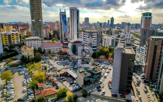 İSTANBUL ATAŞEHİRDE SATILIK TİCARİ İMARLI ARSA